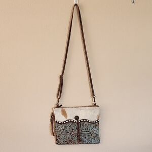 Elegant Brown and Cream Crossbody Bag